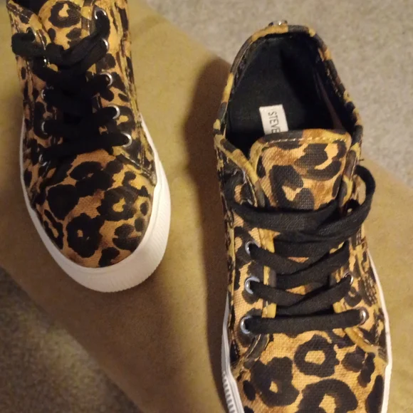 Steve Madden Leppard platform shoes, like new, size 9.5(run small) - Picture 3 of 4